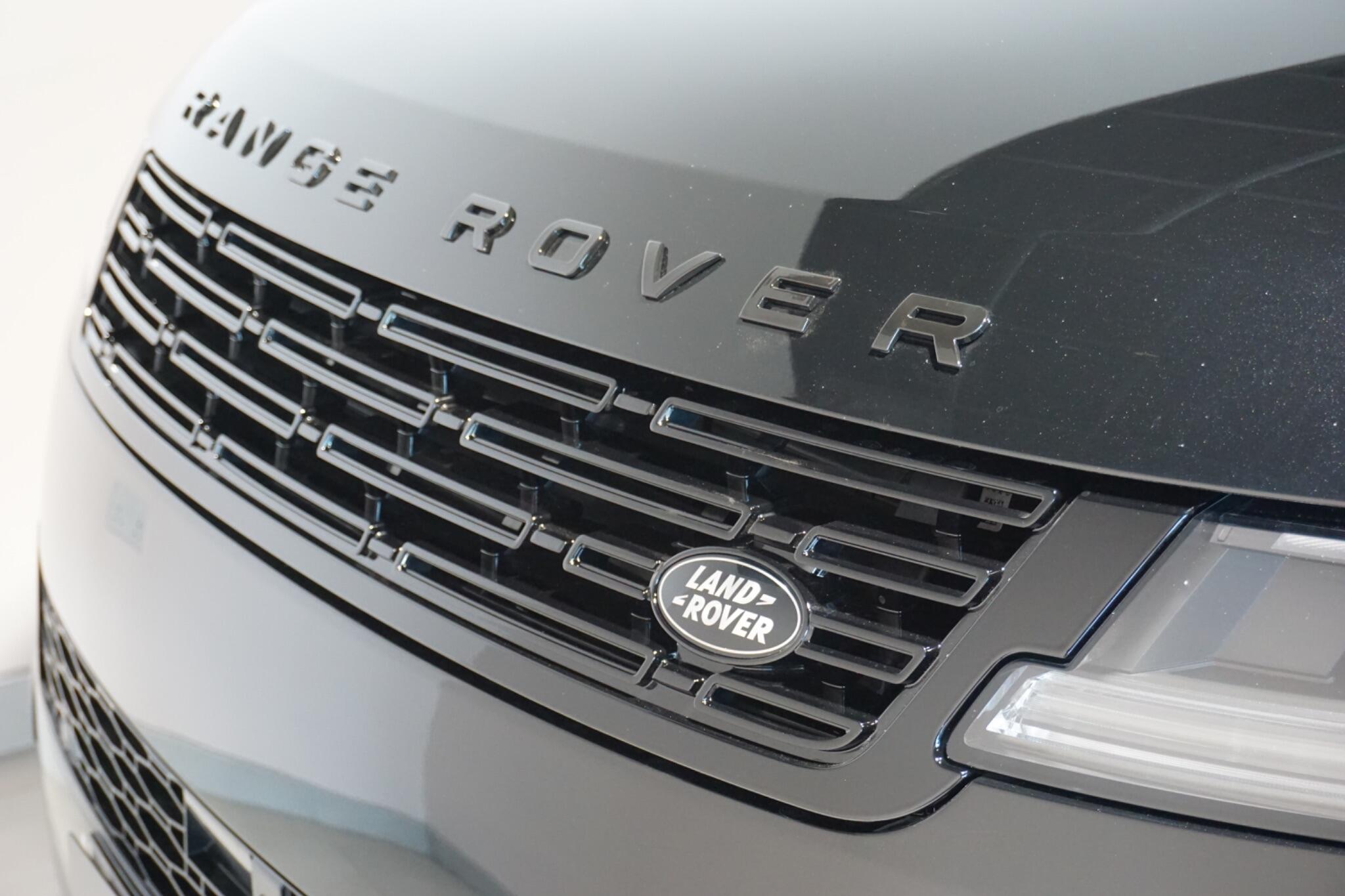 Land Rover Range Rover Sport 3.0 D300 MHEV Dynamic SE SUV 5dr Diesel Auto 4WD Euro 6 (s/s) (300 ps)